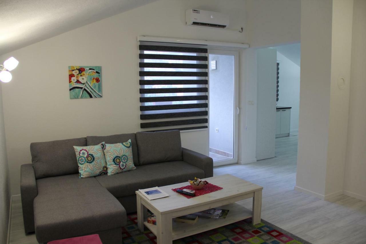 Holiday Home Flora Mostar Exterior foto