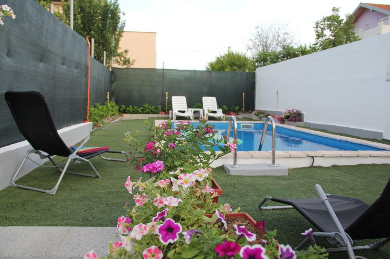 Holiday Home Flora Mostar Exterior foto